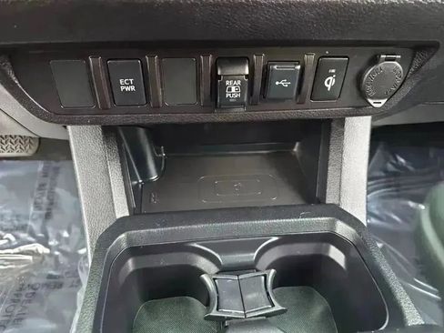 Used 2021 Toyota Tacoma TRD Off-Road image 16