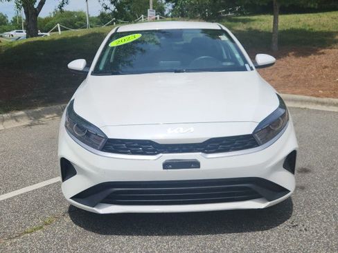 Used 2023 Kia Forte LXS FWD image 2