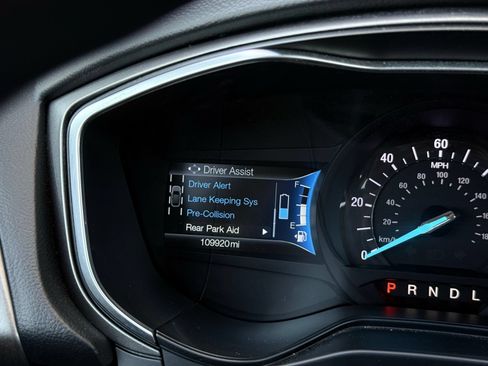 Used 2019 Ford Fusion SE FWD image 28