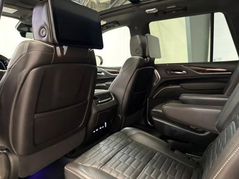 Used 2021 Cadillac Escalade Sport Platinum w/ Heavy-Duty Trailer Package AWD/4WD image 23