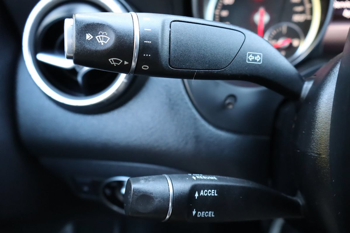 Used 2018 Mercedes-Benz CLA 250 4MATIC image 32