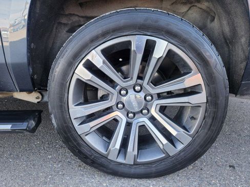 Used 2020 GMC Yukon XL Denali w/ Denali Premium Package image 27