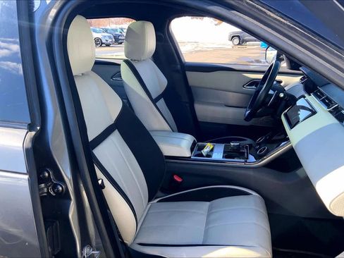 Used 2018 Land Rover Range Rover Velar R-Dynamic SE image 9
