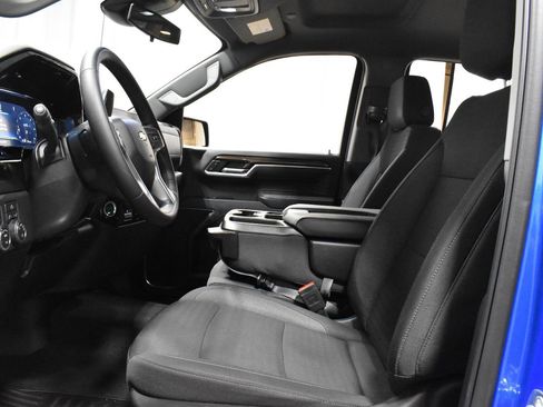Used 2025 Chevrolet Silverado 1500 LT image 6