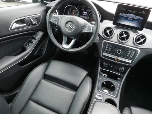 Used 2018 Mercedes-Benz GLA 250 4MATIC image 9