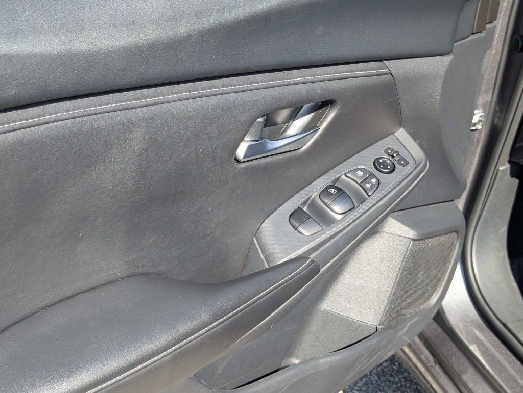 Used 2025 Nissan Sentra SV FWD image 12