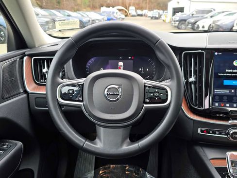Certified 2023 Volvo XC60 B5 Ultimate image 19