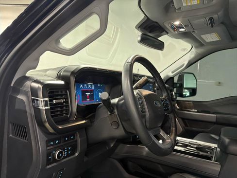 Used 2024 Ford F250 Lariat w/ Lariat Ultimate Package AWD/4WD image 16