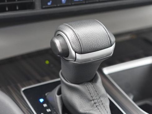 Used 2024 Toyota Sienna Limited AWD/4WD image 30