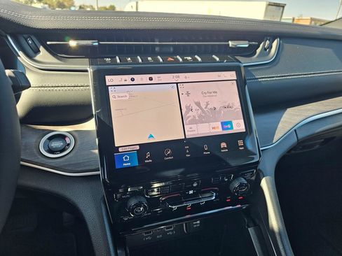 New 2025 Jeep Grand Cherokee L Limited w/ Black Appearance Package image 19