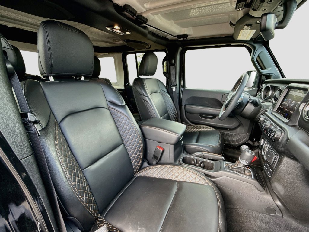 Used 2023 Jeep Wrangler Unlimited Sahara AWD/4WD image 33