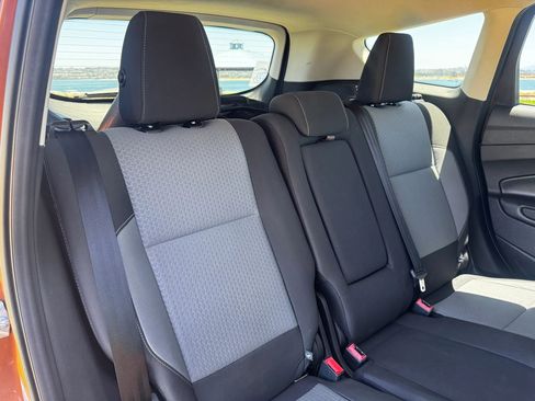 Used 2017 Ford Escape SE FWD image 28