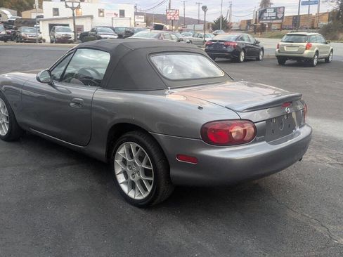 Used 2002 MAZDA MX-5 Miata SE image 12