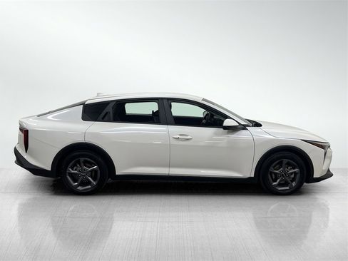 Used 2025 Kia K4 LXS image 4