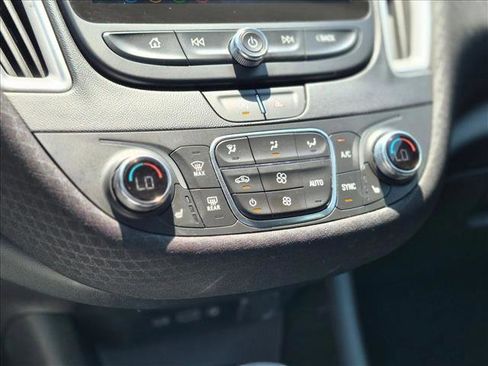 Used 2024 Chevrolet Malibu LT FWD image 13