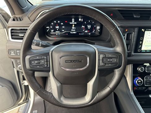 Used 2022 GMC Yukon XL Denali image 26