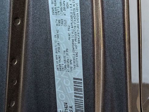 Used 2025 Jeep Wrangler Unlimited Rubicon w/ Convenience Group image 31