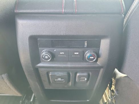 Used 2023 Chevrolet Traverse RS FWD image 12