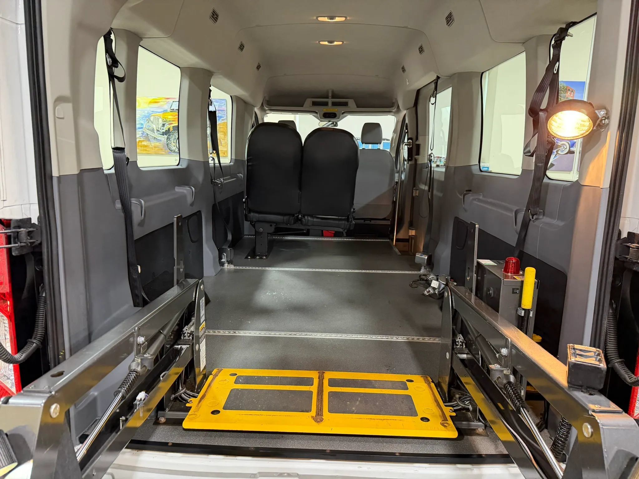Used 2015 Ford Transit 350 XL RWD image 45