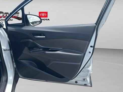 Used 2022 Toyota C-HR Limited FWD image 26