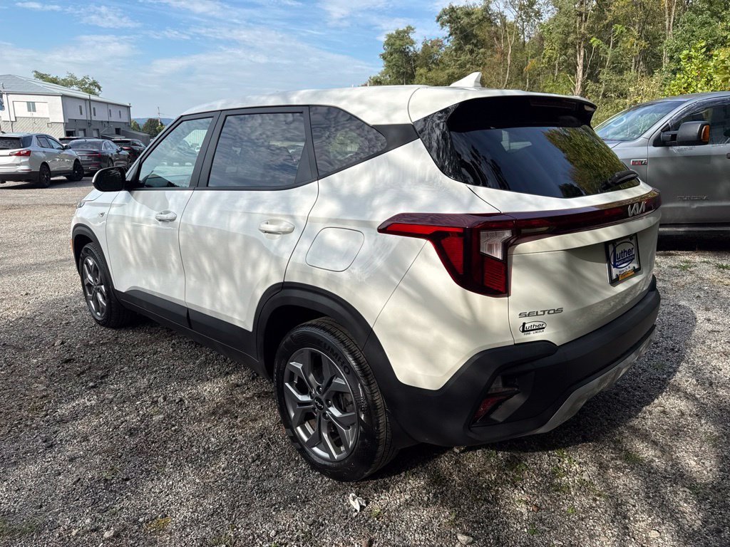 Used 2024 Kia Seltos LX AWD/4WD image 4