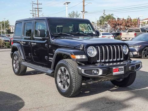 Certified 2018 Jeep Wrangler Unlimited Sahara w/ Dual Top Group image 3