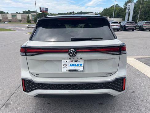 New 2026 Volkswagen Tiguan SE R-Line AWD/4WD image 4