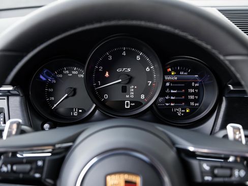 New 2026 Porsche Macan GTS image 14