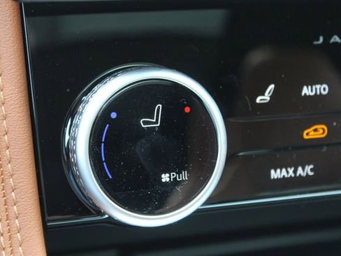 New 2026 Jaguar F-PACE R-Dynamic S image 17