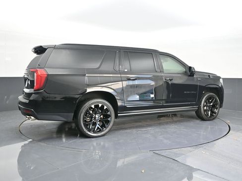 Used 2021 GMC Yukon XL Denali w/ Denali Premium Package image 11