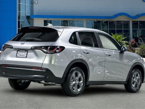 New 2027 Honda HR-V LX image 8