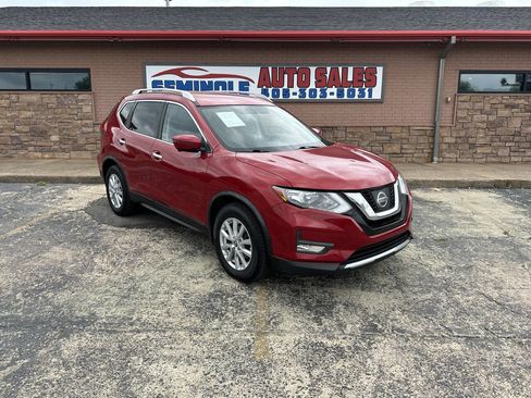 Used 2017 Nissan Rogue SV w/ SV Premium Package FWD image 2