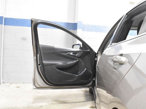 Used 2025 Chevrolet Malibu LT FWD image 9