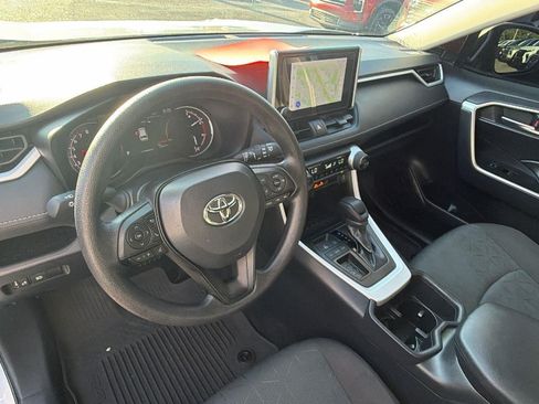 Used 2025 Toyota RAV4 XLE FWD image 3