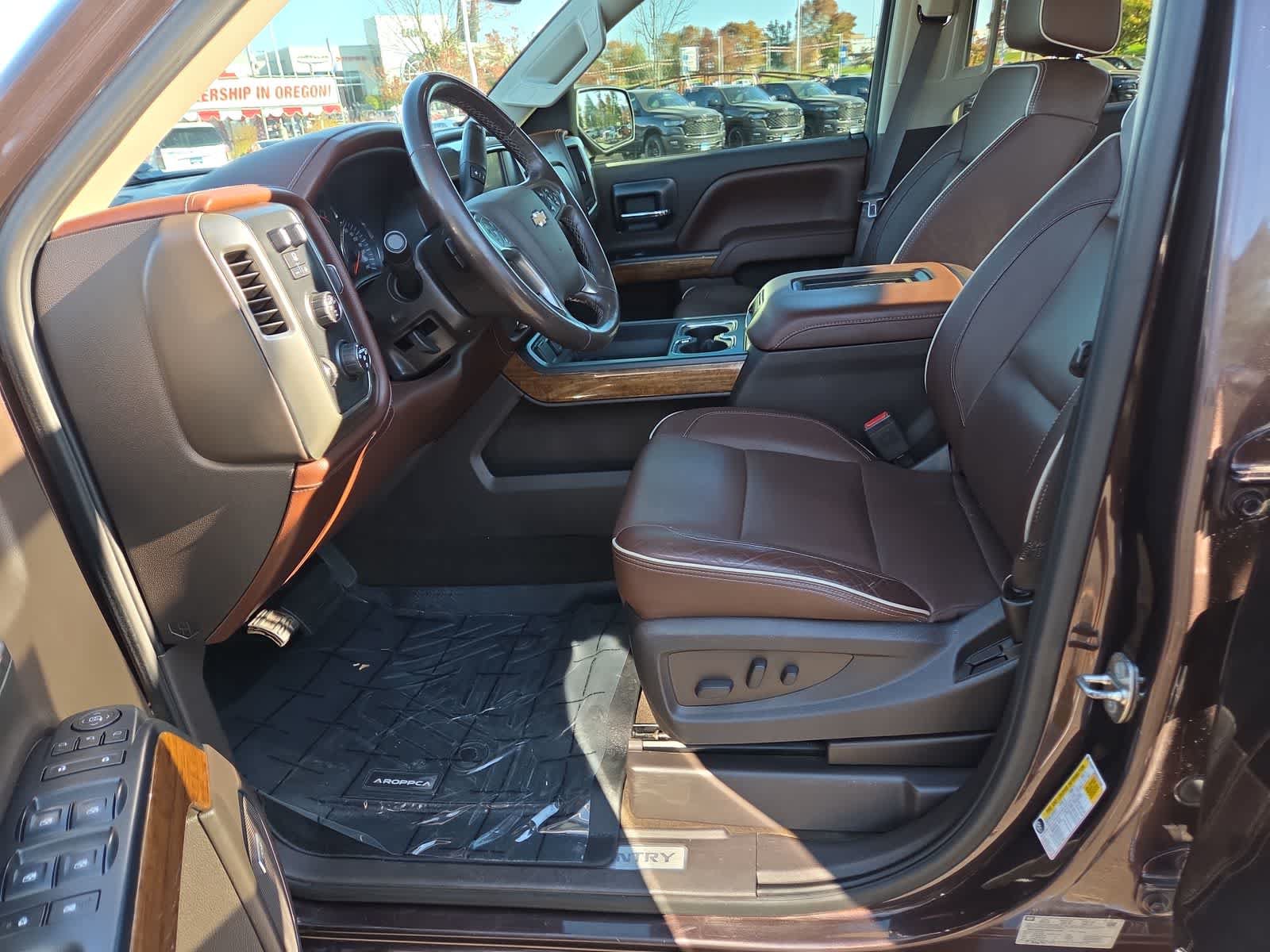 Used 2016 Chevrolet Silverado 1500 High Country w/ High Country Premium Package AWD/4WD image 19