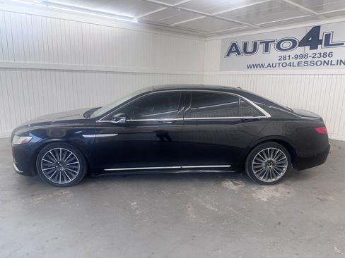 Used 2017 Lincoln Continental Select image 8
