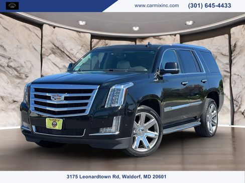 Used 2017 Cadillac Escalade Premium Luxury image 1