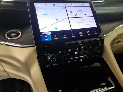 Used 2024 Jeep Grand Cherokee L Limited w/ Luxury Tech Group II image 21