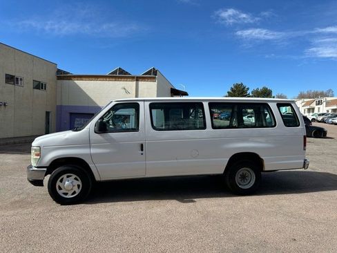 Used 2011 Ford E-350 and Econoline 350 XLT image 4