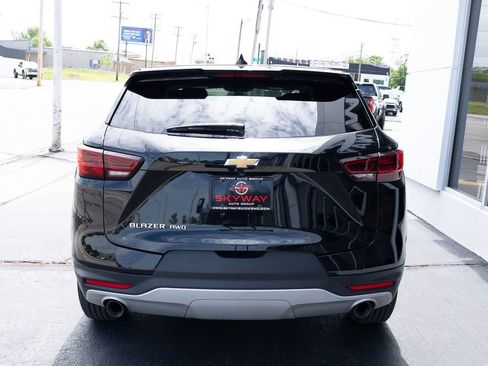 Used 2025 Chevrolet Blazer LT AWD/4WD image 4