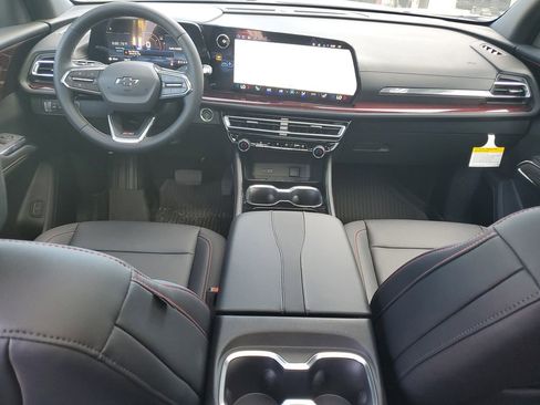 New 2026 Chevrolet Traverse Z71 w/ Driver Confidence Package image 11