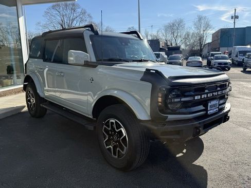 Used 2022 Ford Bronco Outer Banks image 9