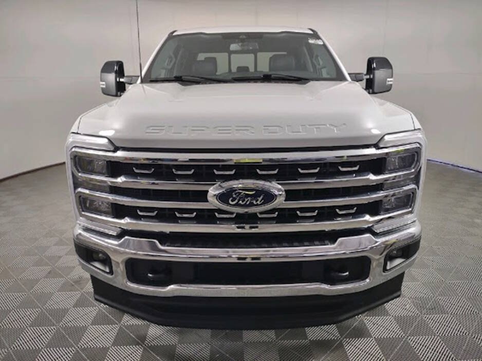 Used 2024 Ford F250 Lariat w/ FX4 Off-Road Package AWD/4WD image 4