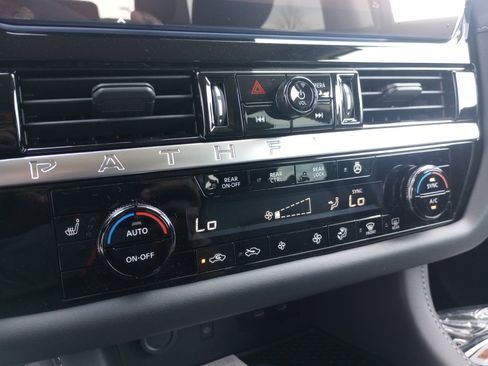 New 2026 Nissan Pathfinder SL FWD image 17
