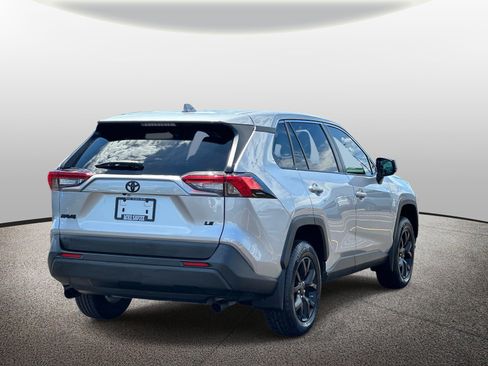 Used 2023 Toyota RAV4 LE FWD image 4