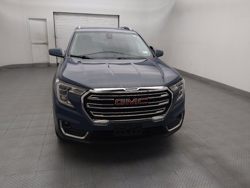Used 2024 GMC Terrain SLT AWD/4WD image 14
