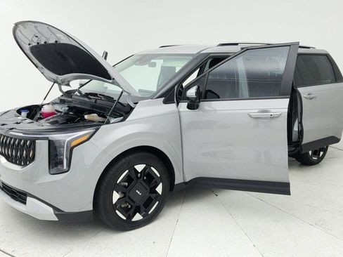 Used 2026 Kia Carnival EX FWD image 10