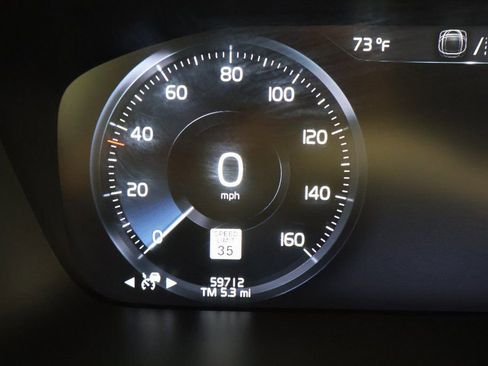 Used 2021 Volvo XC90 T5 Momentum image 18