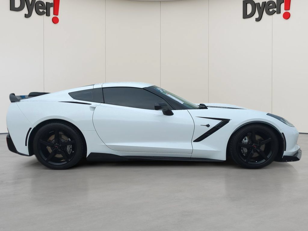 Certified 2015 Chevrolet Corvette Stingray Coupe RWD image 2