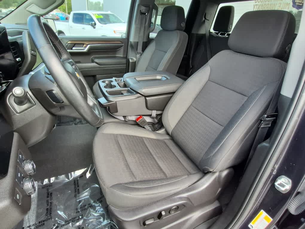 Used 2024 Chevrolet Silverado 1500 LT AWD/4WD image 11